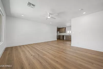 4542 N 50th Drive, Phoenix, AZ 85031 - Photo 11