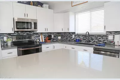 13020 N 77th Avenue, Peoria, AZ 85381 - Photo 11