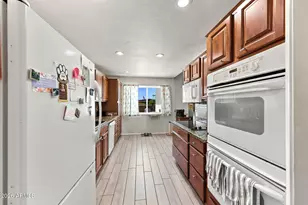 11137 W Palmeras Dr, Sun City, AZ 85373 - Photo 7