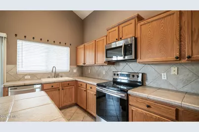 9138 W Clara Lane, Peoria, AZ 85382 - Photo 19