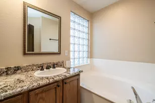 9138 W Clara Ln, Peoria, AZ 85382 - Photo 27