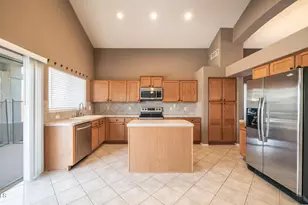 9138 W Clara Ln, Peoria, AZ 85382 - Photo 17