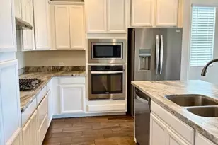 10728 W Brooklite Ln, Peoria, AZ 85383 - Photo 3