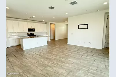 1636 W Estes Way, Phoenix, AZ 85041 - Photo 5