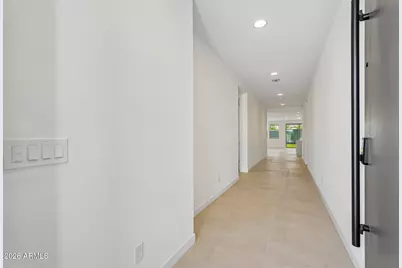 7951 W Loma Lane, Peoria, AZ 85345 - Photo 5