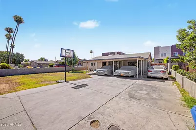 3915 E Cheery Lynn Road, Phoenix, AZ 85018 - Photo 3