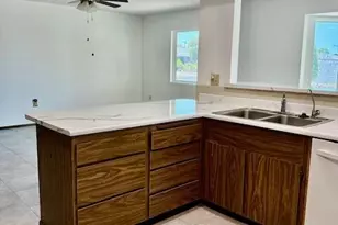 10134 W Signal Butte Cir, Sun City, AZ 85373 - Photo 5
