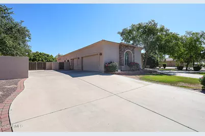 925 E Valencia Drive, Phoenix, AZ 85042 - Photo 5
