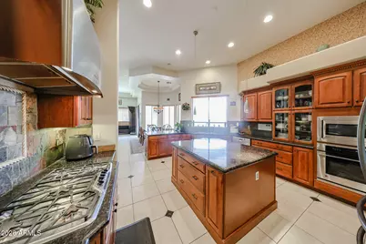 925 E Valencia Drive, Phoenix, AZ 85042 - Photo 13