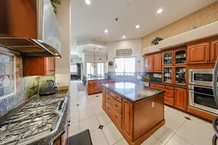 925 E Valencia Dr, Phoenix, AZ 85042 - Photo 13