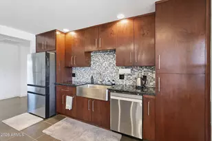 1321 E Earll Dr, Phoenix, AZ 85014 - Photo 13