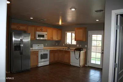 11207 W Hopi Street, Avondale, AZ 85323 - Photo 9
