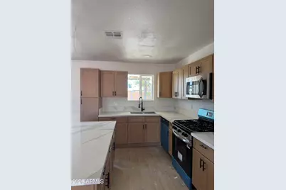 37 W Rawhide Avenue, Gilbert, AZ 85233 - Photo 9