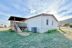 54125 N Mariposa Ln, Seligman, AZ 86337 - Photo 3