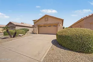 9046 W Escuda Dr, Peoria, AZ 85382 - Photo 3