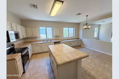 17621 W Caribbean Lane, Surprise, AZ 85388 - Photo 5