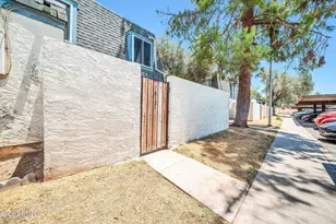 8121 N 32nd Dr, Phoenix, AZ 85051 - Photo 5