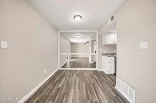 8121 N 32nd Dr, Phoenix, AZ 85051 - Photo 7