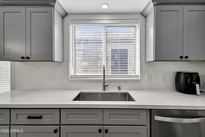 2115 E Rosemonte Drive, Phoenix, AZ 85024 - Photo 9