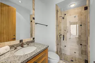 7451 N Las Brisas Ln, Paradise Valley, AZ 85253 - Photo 47