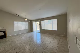 7039 S 19th St, Phoenix, AZ 85042 - Photo 5