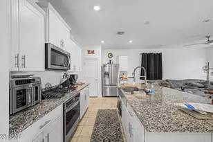 12418 W Glenn Ct, Glendale, AZ 85307 - Photo 3