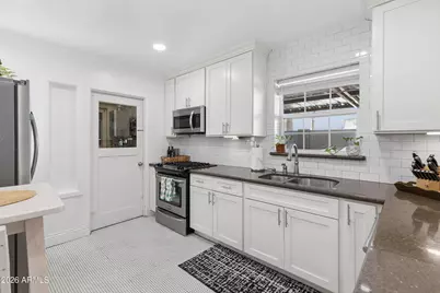 542 W Lewis Avenue, Phoenix, AZ 85003 - Photo 13