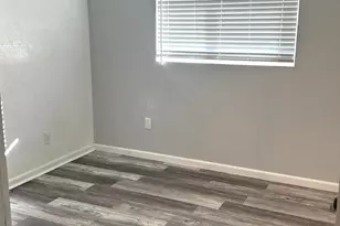 216 E Carol Ave, Phoenix, AZ 85020 - Photo 15