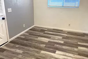 216 E Carol Ave, Phoenix, AZ 85020 - Photo 11
