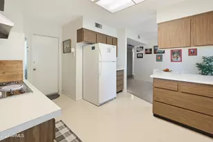 15630 N Lakeforest Dr, Sun City, AZ 85351 - Photo 9