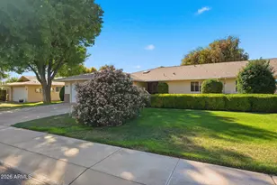 19034 N Signal Butte Cir, Sun City, AZ 85373 - Photo 7