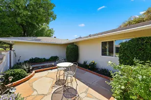 19034 N Signal Butte Cir, Sun City, AZ 85373 - Photo 9
