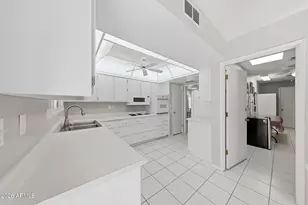 19034 N Signal Butte Cir, Sun City, AZ 85373 - Photo 21