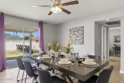 8308 E Minnezona Avenue, Scottsdale, AZ 85251 - Photo 11