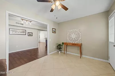 10042 W Hawthorn Drive, Sun City, AZ 85351 - Photo 11