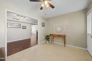10042 W Hawthorn Dr, Sun City, AZ 85351 - Photo 11