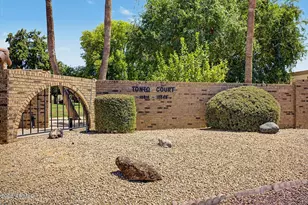 10042 W Hawthorn Dr, Sun City, AZ 85351 - Photo 23
