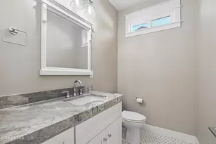 3913 E Devonshire Ave, Phoenix, AZ 85018 - Photo 35