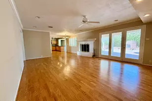 5948 E Calle Del Paisano, Phoenix, AZ 85018 - Photo 7