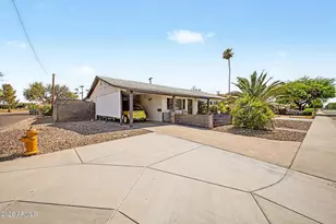 7753 E Earll Dr, Scottsdale, AZ 85251 - Photo 3