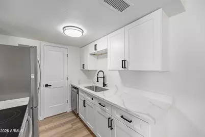 4721 E Jones Avenue, Phoenix, AZ 85040 - Photo 9