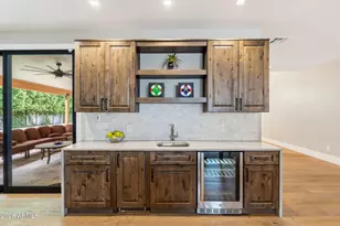 6755 N 7th Ave, Phoenix, AZ 85013 - Photo 9
