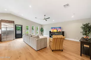 6755 N 7th Ave, Phoenix, AZ 85013 - Photo 15