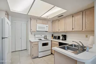 11011 N 92nd St, Scottsdale, AZ 85260 - Photo 9