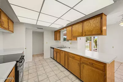 10608 W El Capitan Circle, Sun City, AZ 85351 - Photo 11
