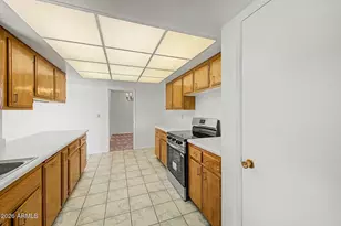 10608 W El Capitan Cir, Sun City, AZ 85351 - Photo 9