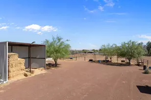 50702 W Hector Rd, Aguila, AZ 85320 - Photo 13