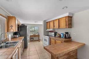 50702 W Hector Rd, Aguila, AZ 85320 - Photo 21