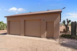 50702 W Hector Rd, Aguila, AZ 85320 - Photo 17