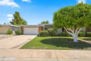 10333 W Highwood Ln, Sun City, AZ 85373 - Photo 5